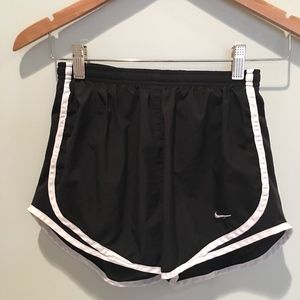 GUC Nike lined running shorts - S